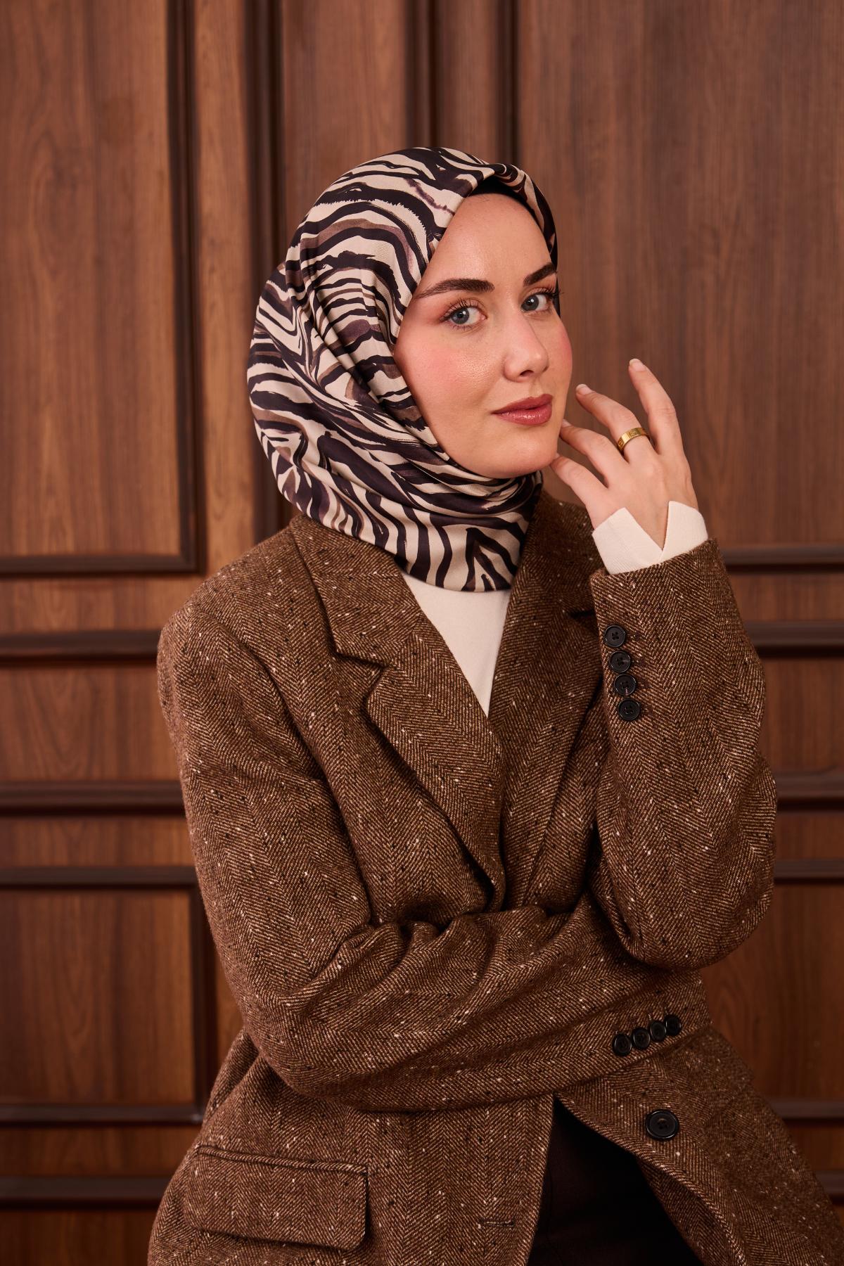 Yeni Sezon Twill İpek Eşarp 11495-23 - İthalesarponline.com - Yeni Sezon Twill İpek Eşarp - Silk Home