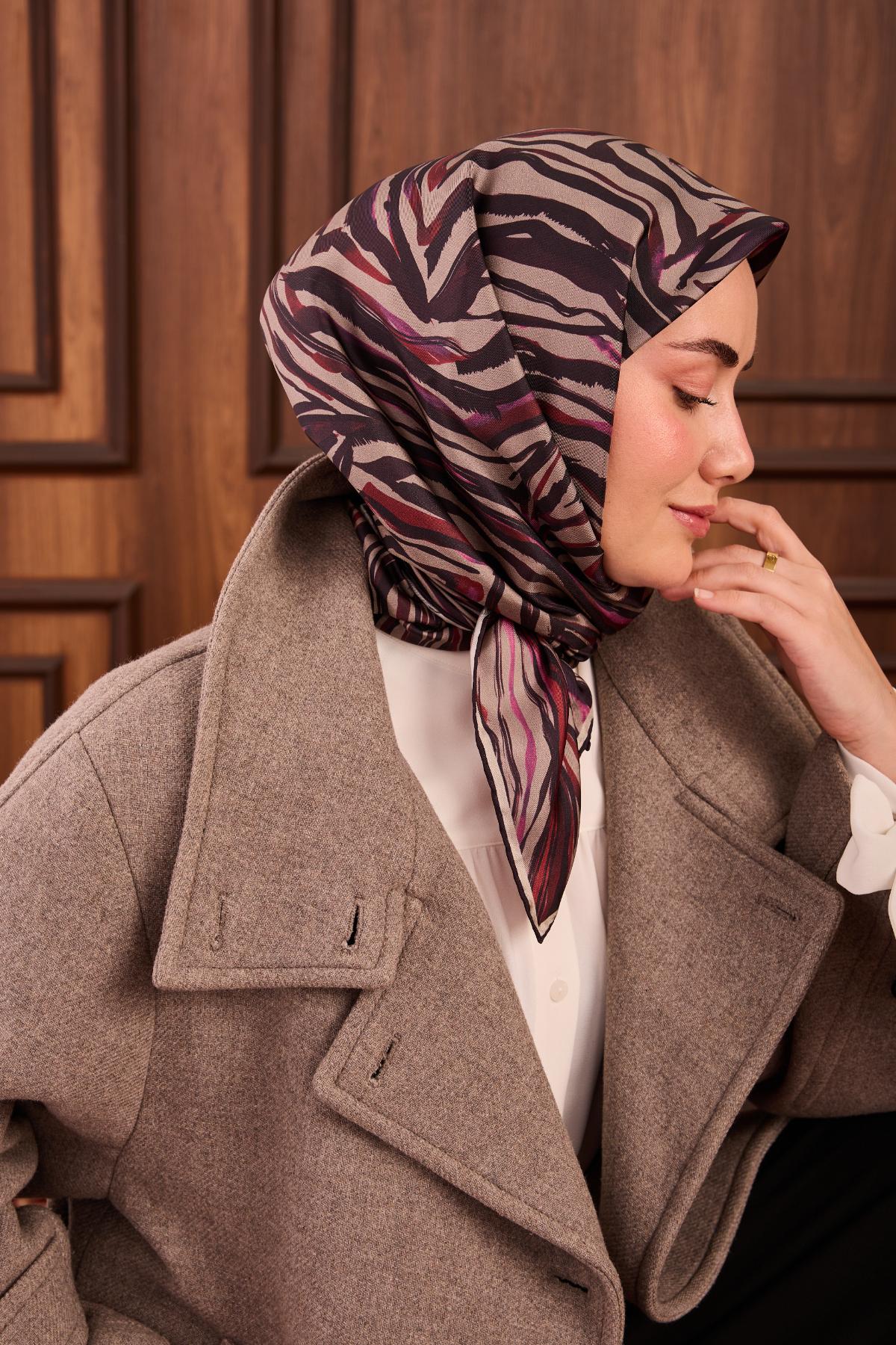 Yeni Sezon Twill İpek Eşarp 11495-31 - İthalesarponline.com - Yeni Sezon Twill İpek Eşarp - Silk Home